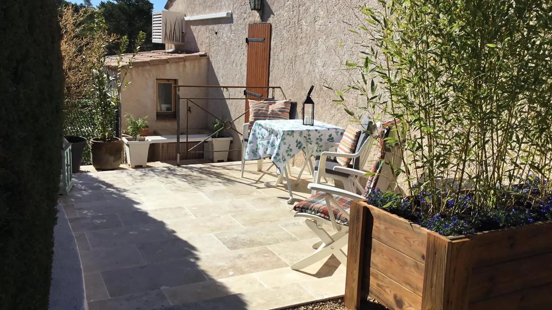 La Pierrerie Bambou Bed & Breakfast Tourtour
